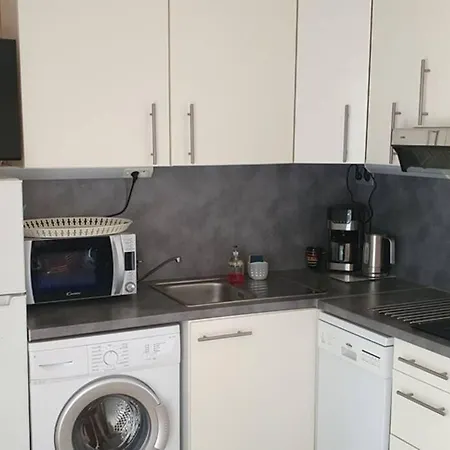 Studio Cabine Secteur Pinede Avec Piscine Апартаменты