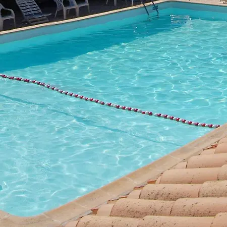 Апартаменты Studio Cabine Secteur Pinede Avec Piscine *